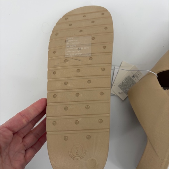 Gap Women's Slides Criss-Cross Pillow Pool Sandal Size 9 NWT New Sand Beige - Picture 6 of 10